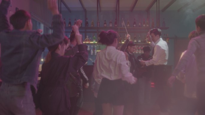 【4K阿莱】都市男女酒吧唱歌跳舞狂欢