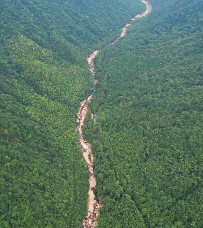 竖屏航拍贺州姑婆山景点景区