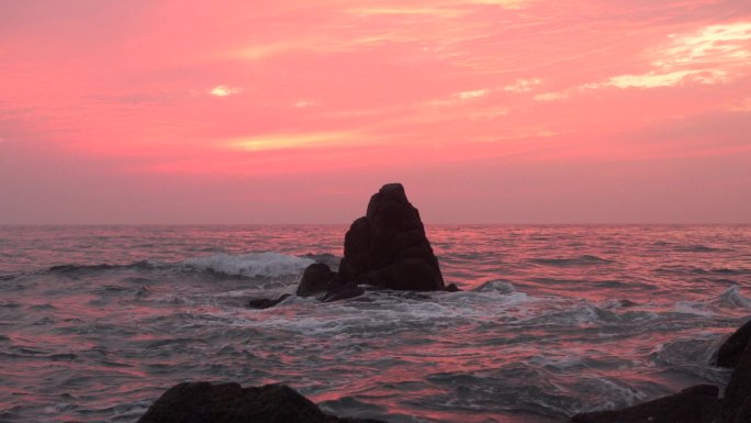 夕阳大海海浪 礁石