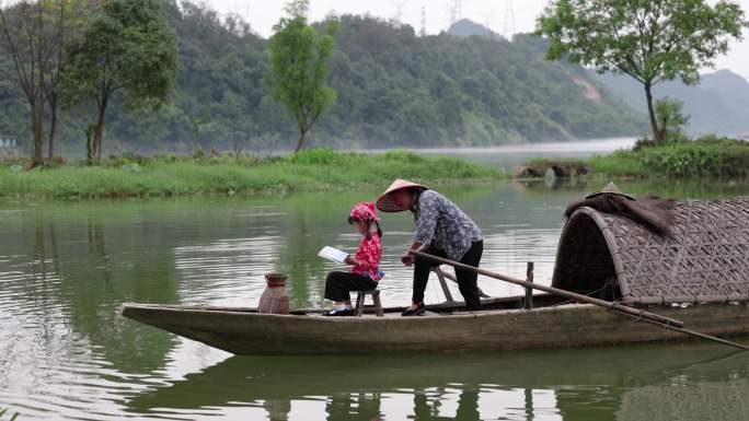 渔家母女农家女渔船水上人家学习生活