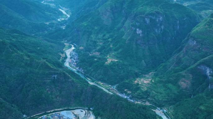 4K航拍湖南湘西山区德夯大峡谷9