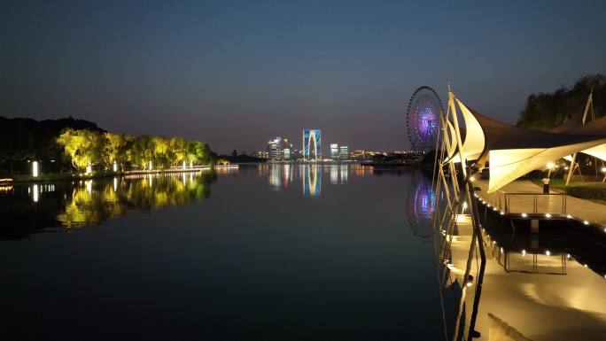 苏州金鸡湖东方之门摩天轮散步城市夜景