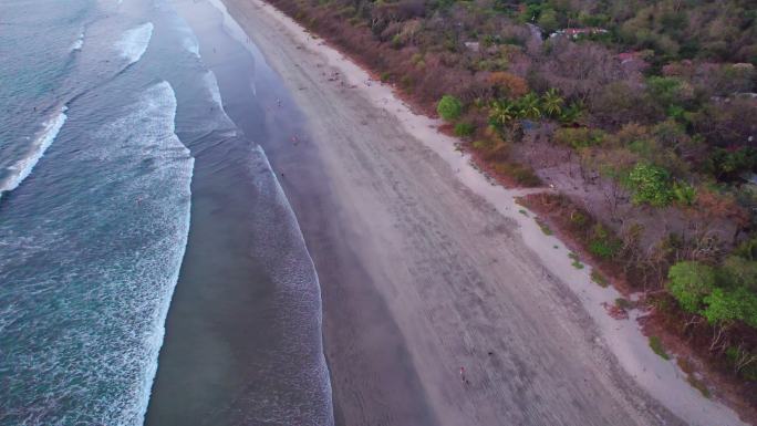 哥斯达黎加塔马林多附近Playa Grande的无人机视图
