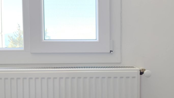 冬季公寓供暖散热器