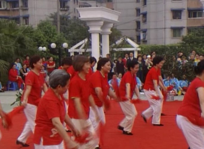 05年广场舞表演