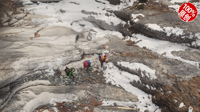 【原创】冬季开始攀登阿比山的登山队员