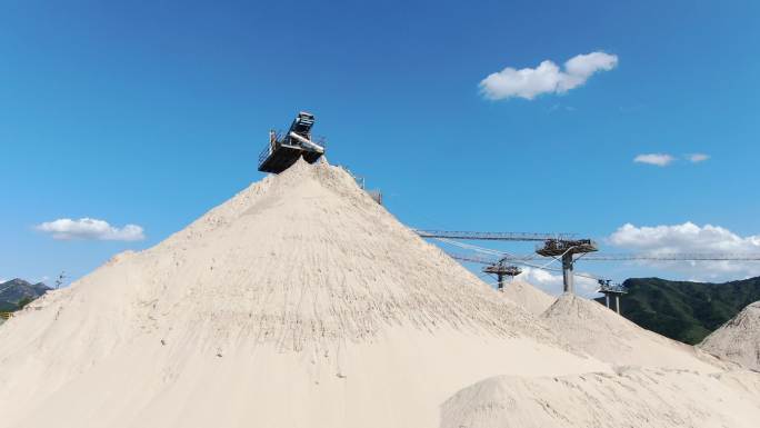沙场-沙子堆 硅砂生产