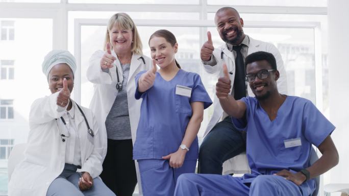 一组医生和护士竖起大拇指的4k视频片段