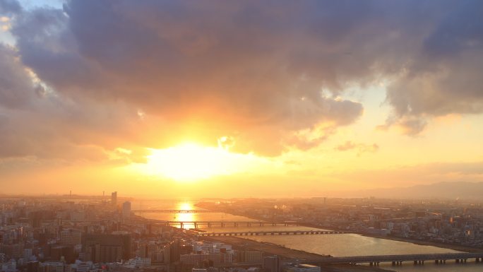 大阪梅田天空大厦的延时日落