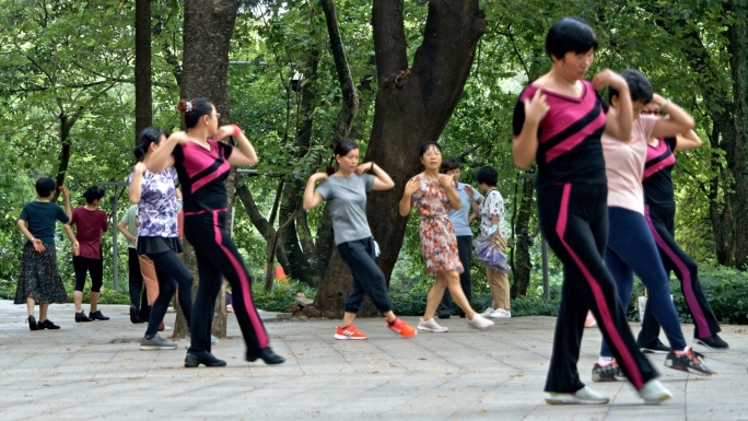 广州天河公园健身舞-001