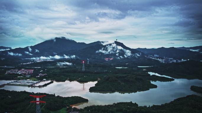 4k延时航拍雨后深圳梧桐山水库