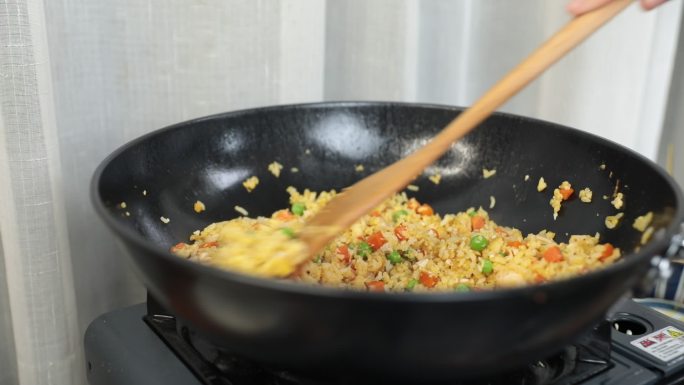 炒饭虾仁鸡蛋炒饭不粘锅煎锅一人食