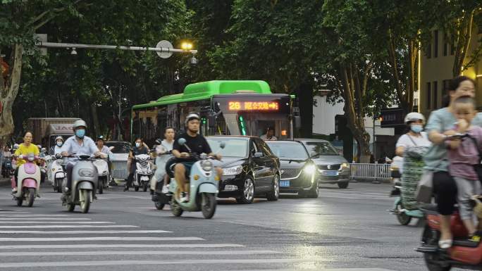 城市下班电动车