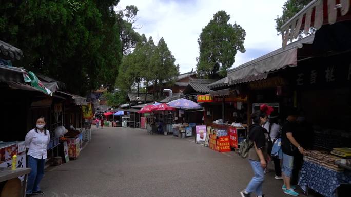 昆明西山牌坊碧鸡秋色