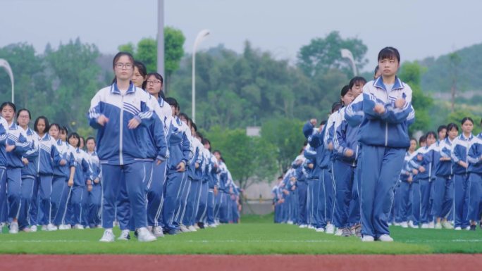 高中生跑步中学阳光大课间操航拍