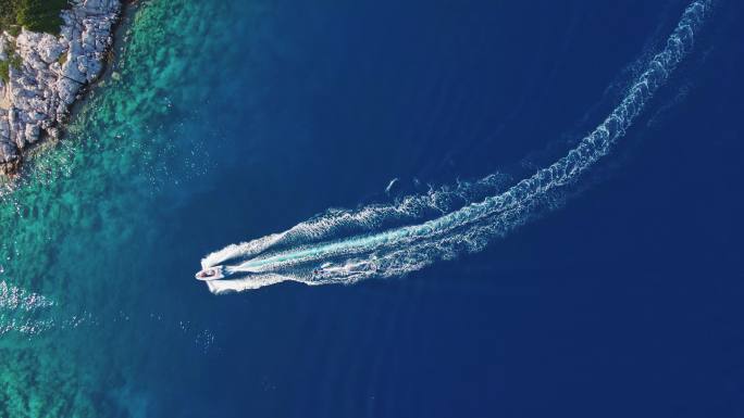 爱琴海乐趣大海游艇夏天蓝色海洋