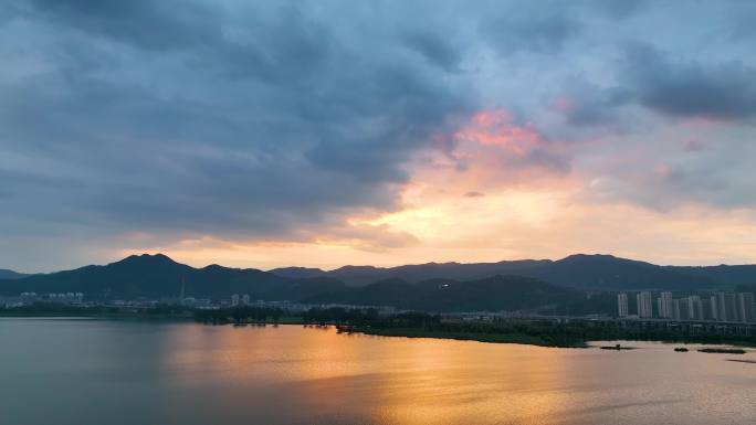 4K航拍昆明市滇池大观公园湿地夕阳合集4