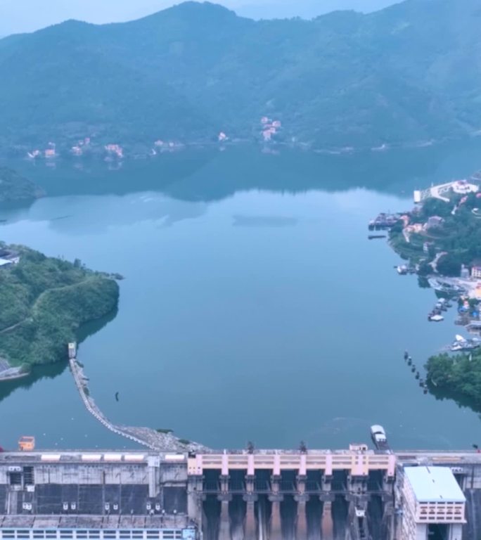 高清竖屏航拍河池岩滩水电站最美风景