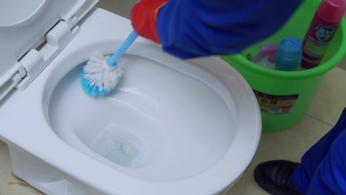 刷马桶 打扫卫生 家政服务 保养清洁