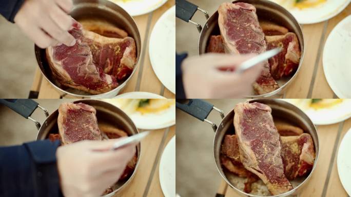 用调味料腌制牛排并进行户外野餐