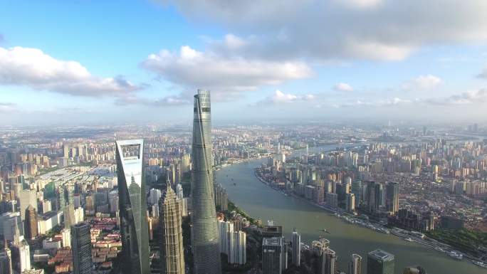 上海摩天大楼鸟瞰图，无人机拍摄的视频
