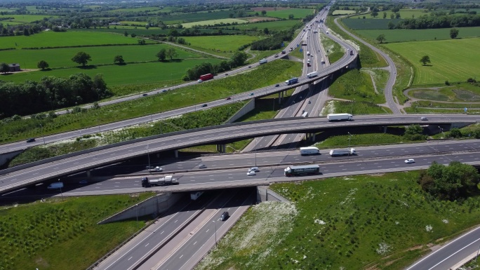 Catthorpe立交桥侧跟踪鸟瞰图。M6、M1和A14道路的主要十字路口。