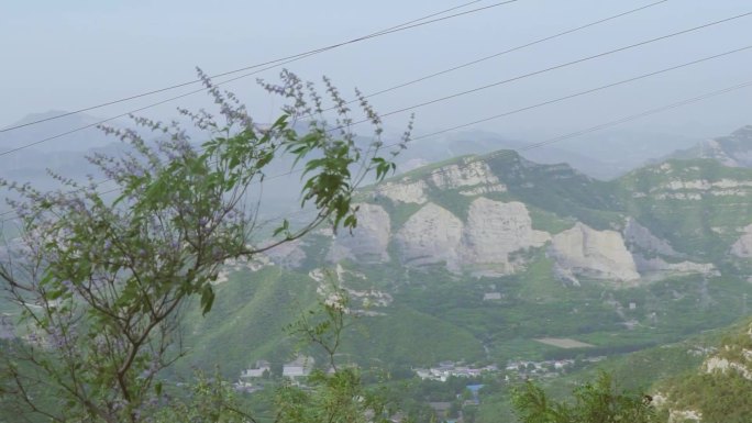 清晨抱犊寨山脉大雾缭绕