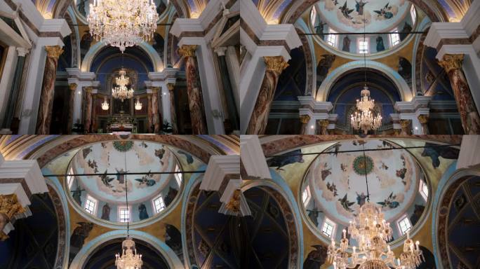 教堂内部视图，教堂天花板上的光束