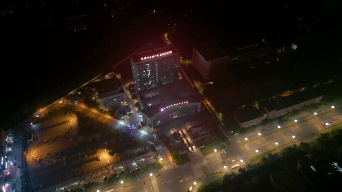 航拍夜景：成都市郫都区中医医院