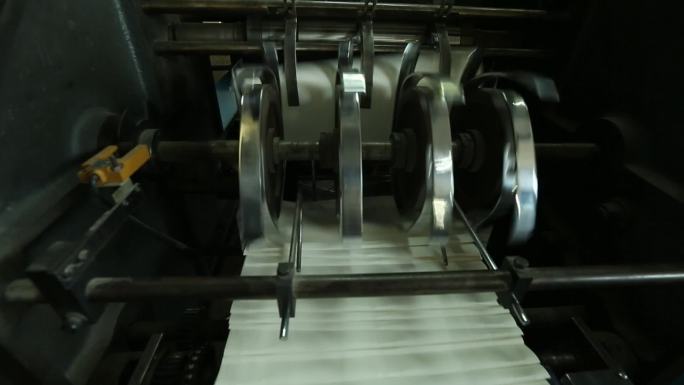 印刷厂 印刷设备 印刷 彩印 裁剪 裁切
