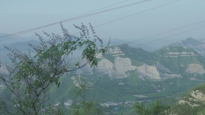 清晨抱犊寨山脉大雾缭绕