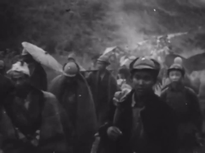 1938年奔赴前线的战士们