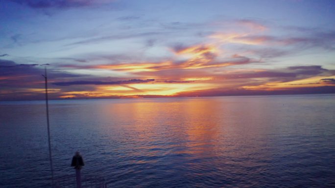 海边黄昏日落灯塔晚霞风景