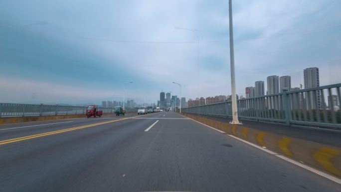开车第一视角过九江长江大桥进市区延时