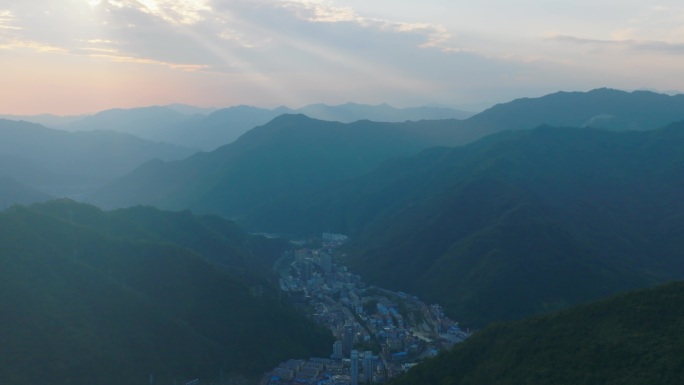 秦岭山峦