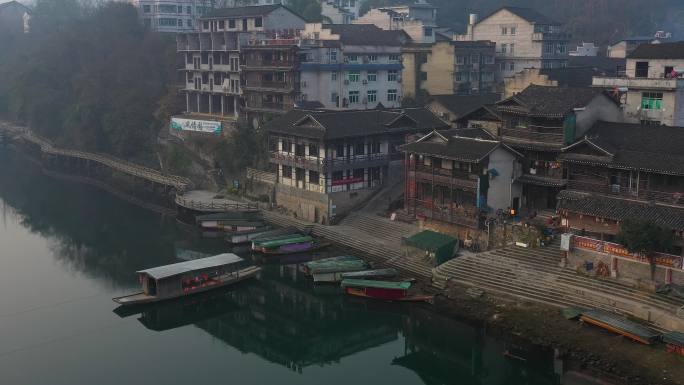 航拍清晨的湘西茶峒古镇（边城）风景