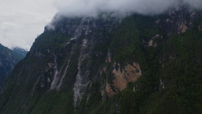 航拍白云下青山山体