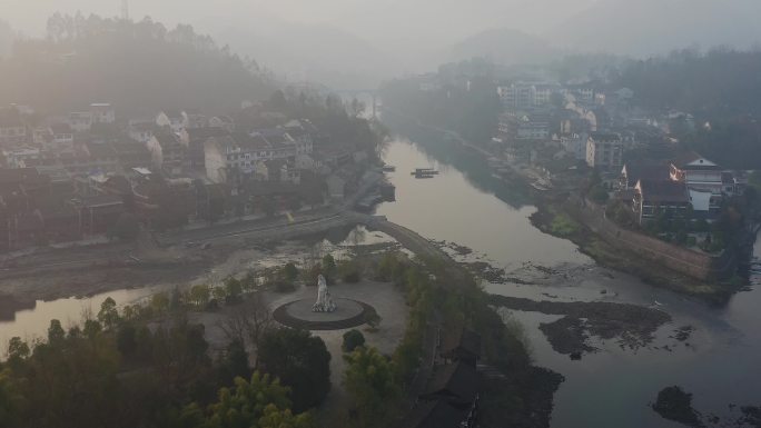 航拍清晨的湘西茶峒古镇（边城）风景