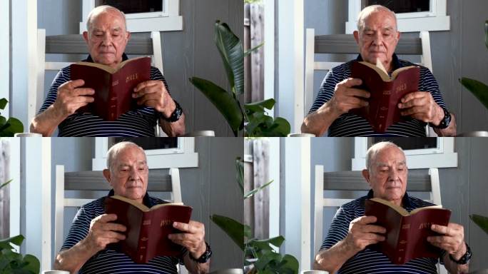 西班牙裔老人阅读圣经