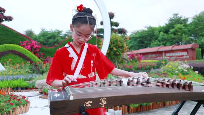 庆祝国庆儿童古筝演奏庆祝祖国生日