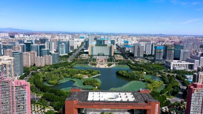 4K航拍临沂市北城新区城市中轴线风景
