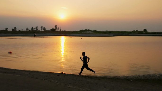 4K夕阳下跑步剪影