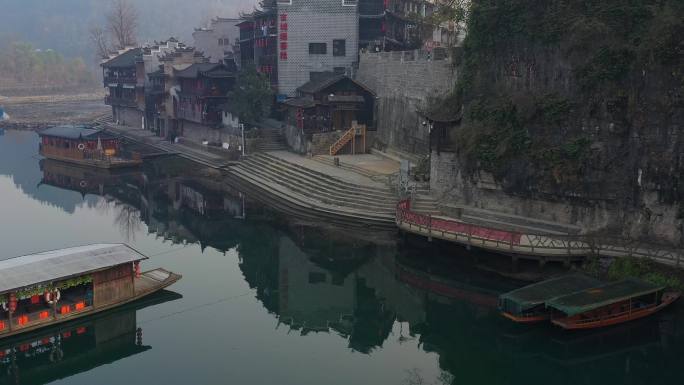 航拍清晨的湘西茶峒古镇风景（边城）