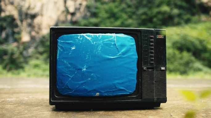 老电视机屏幕蓝屏扣像
