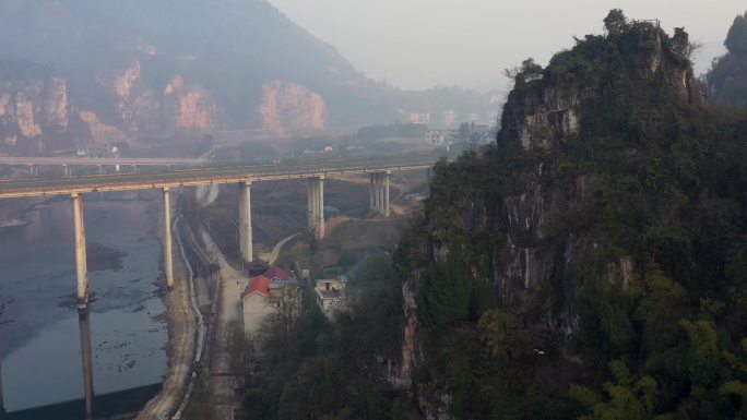 航拍湘西茶峒古镇（边城）附近的立交桥