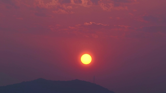 山顶日落延时傍晚夕阳黄昏群山日落夜幕降临