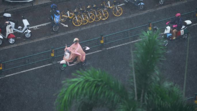 下雨天骑行