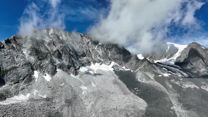 航拍四川甘孜丹巴县主峰夏羌拉雪山