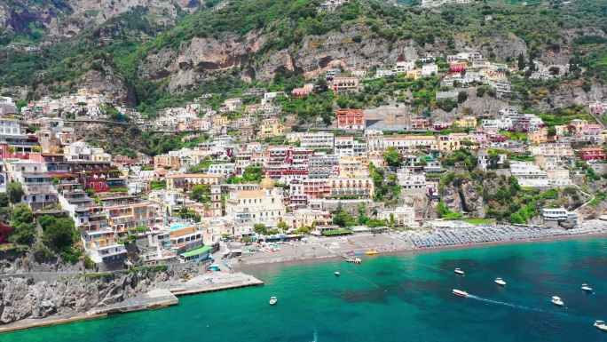 Positano海湾的美景令人叹为观止。意大利Costiera Amalfitana