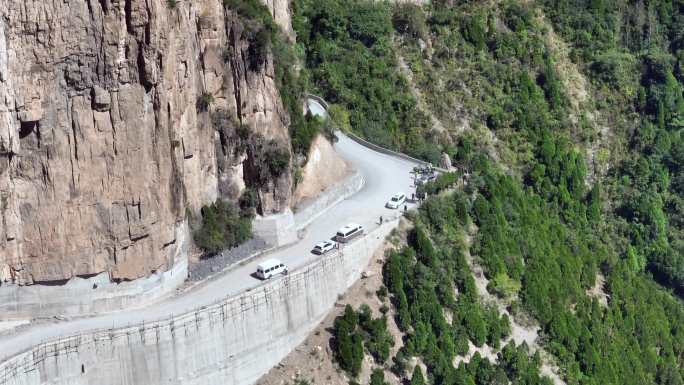 4k航拍太行山挂壁公路